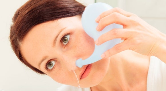 비염환자 식염수 세척 아직도 하고 계신가요?